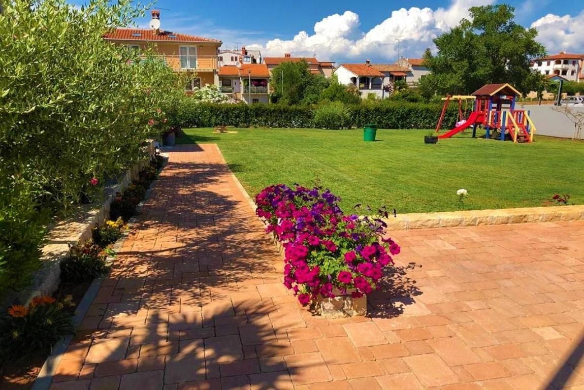 Apartments Bellissima Funtana Exterior foto