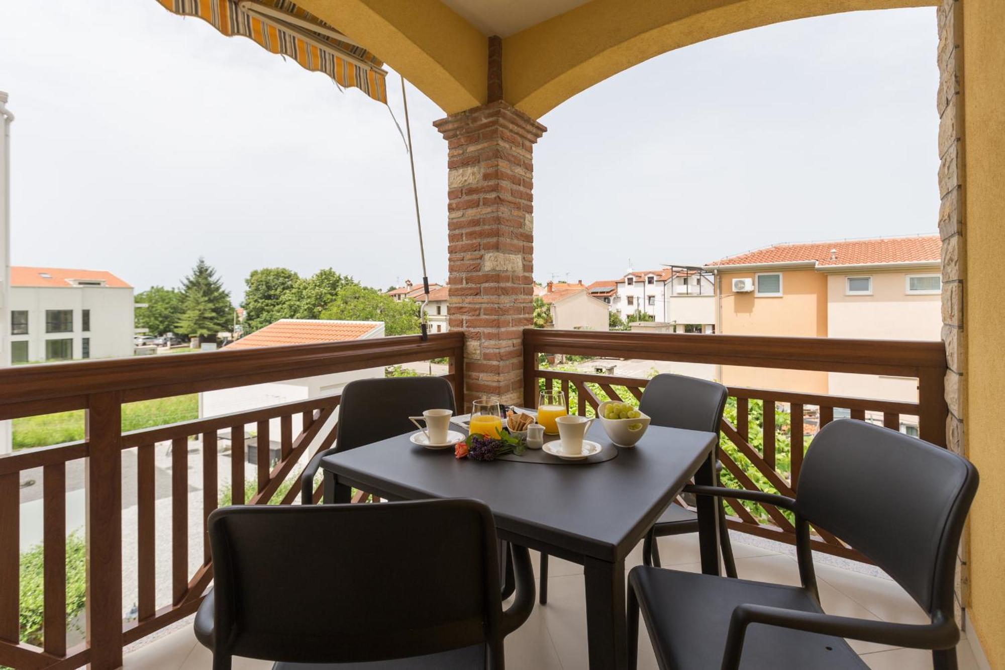 Apartments Bellissima Funtana Exterior foto