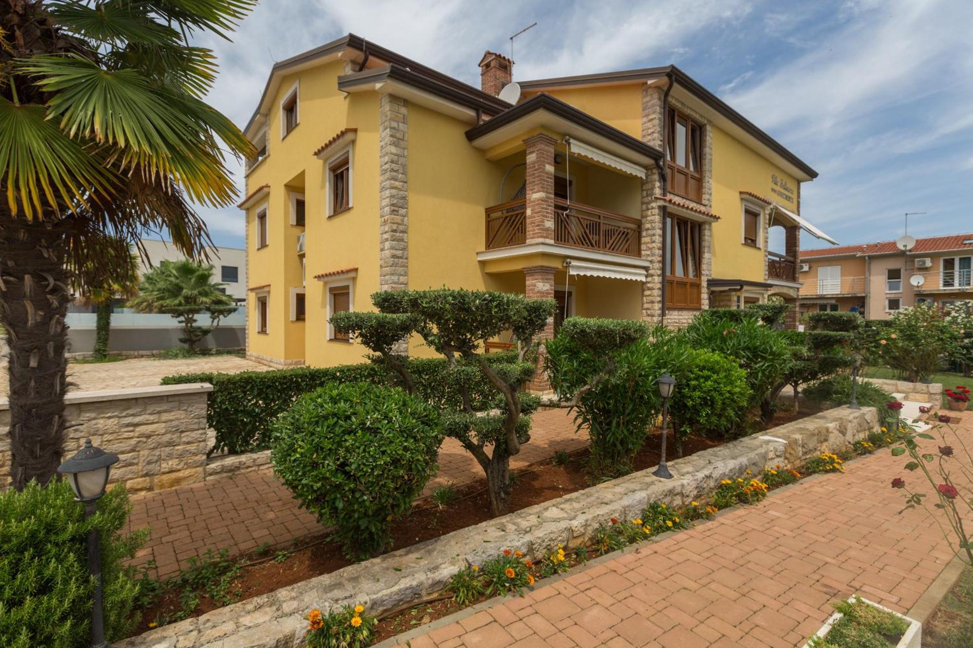 Apartments Bellissima Funtana Exterior foto